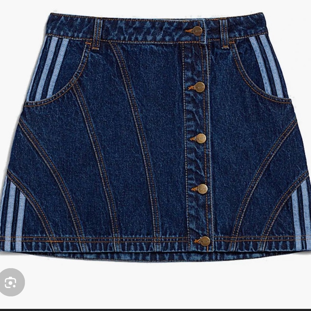 Chic Blue Denim Mini Skirt with Button Detail